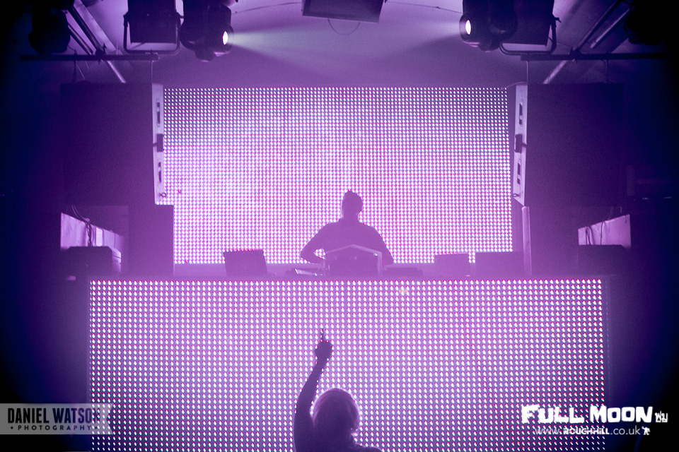 IMAGE: http://payload49.cargocollective.com/1/3/110609/3294800/26-04-2012-12_o.jpg